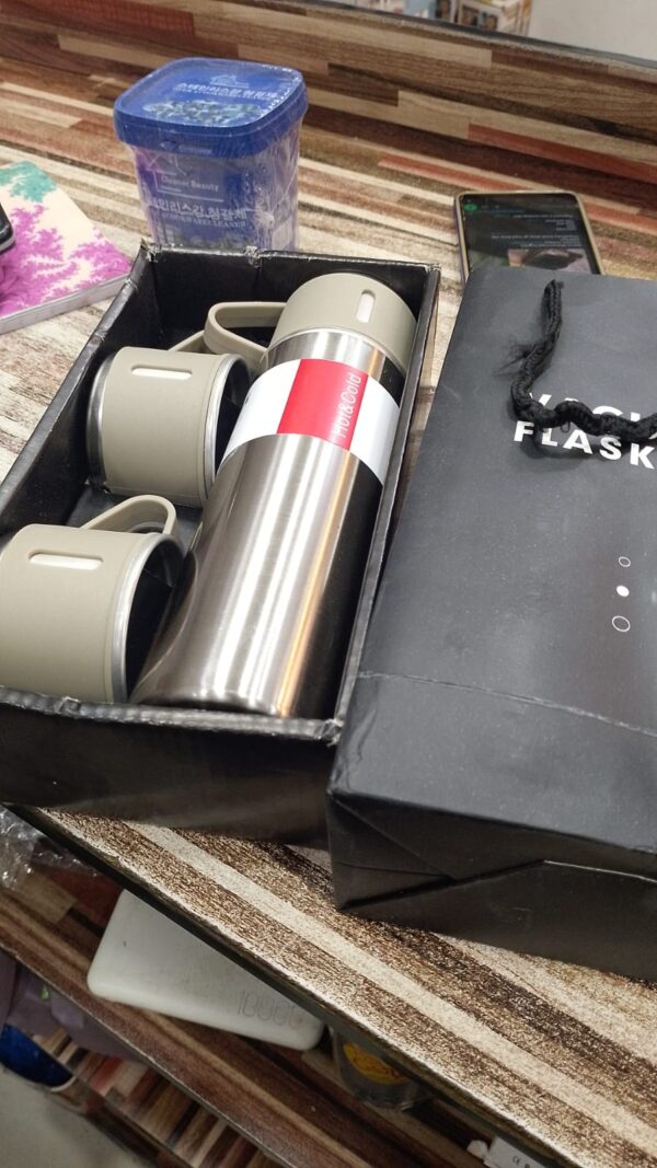 STAINLESS STEEL VACUUM FLASK SET, 500ML WITH 2CUPS (random color) - Image 2